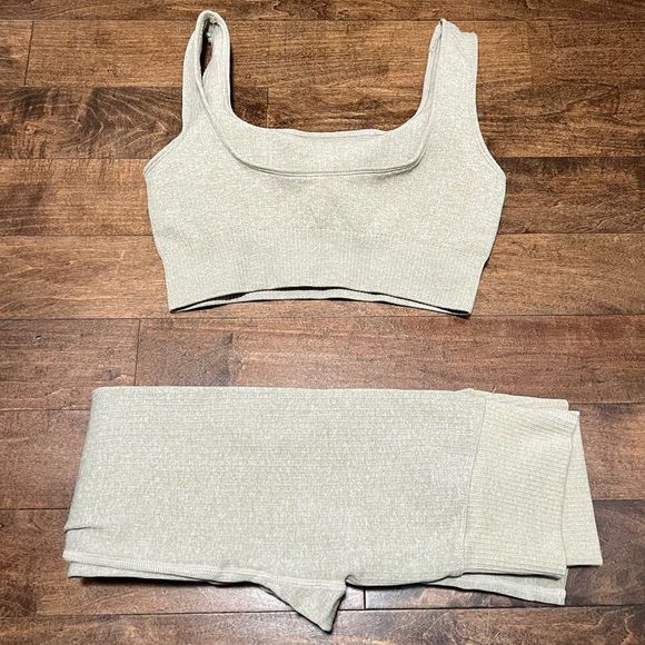 Workout Set - Picture 2 of 2